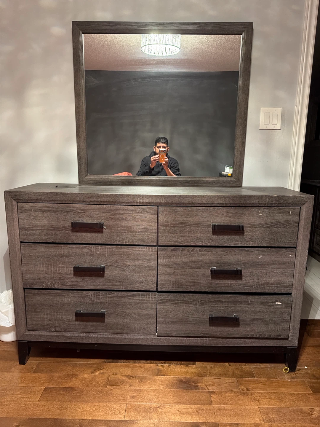 6-Drawer Dresser with Mirror