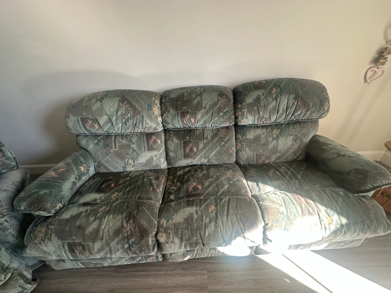 Reclining sofa and matching armchair set - photo 3