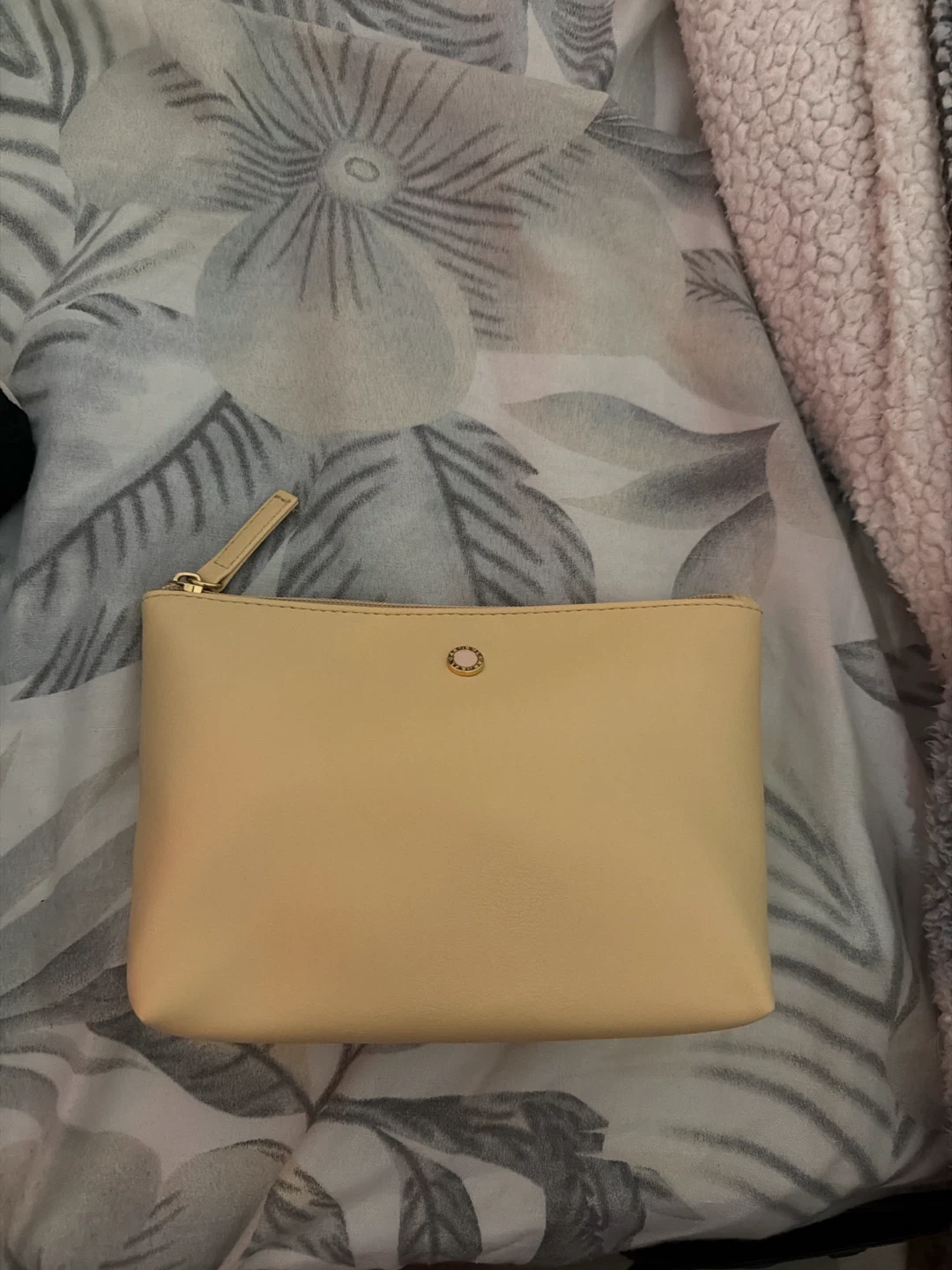 Bvlgari Toiletry Bag with Emirates Amenities