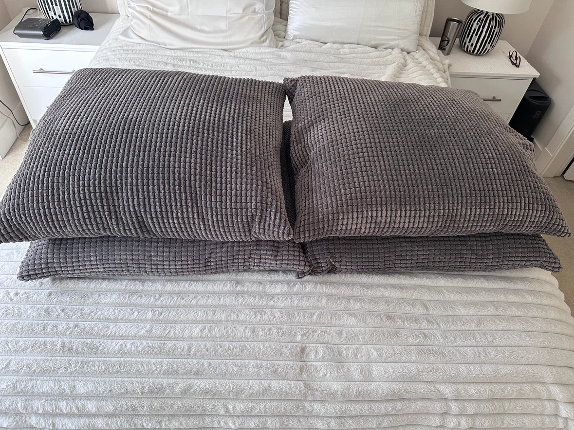 Set of 4 pillow cases and inner IKEA