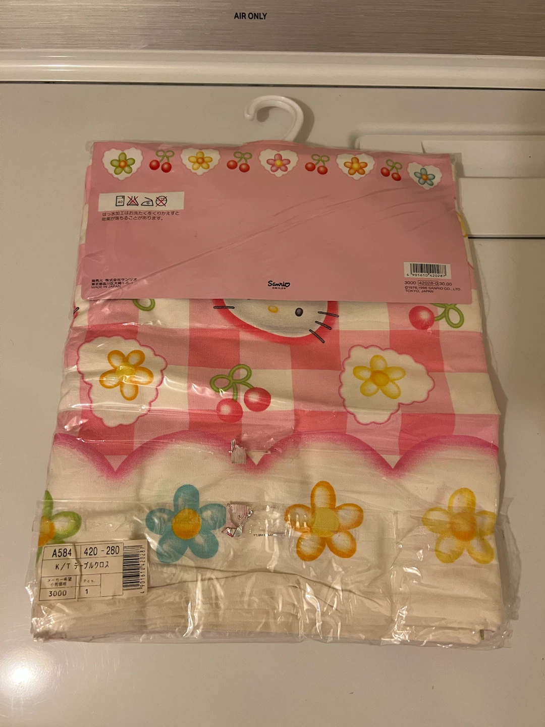 Hello Kitty Tablecloth - photo 2