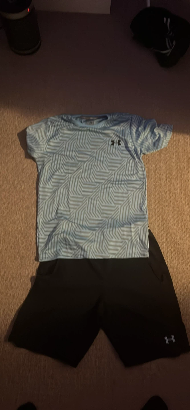 Under Armour Boys Outfit - photo 3
