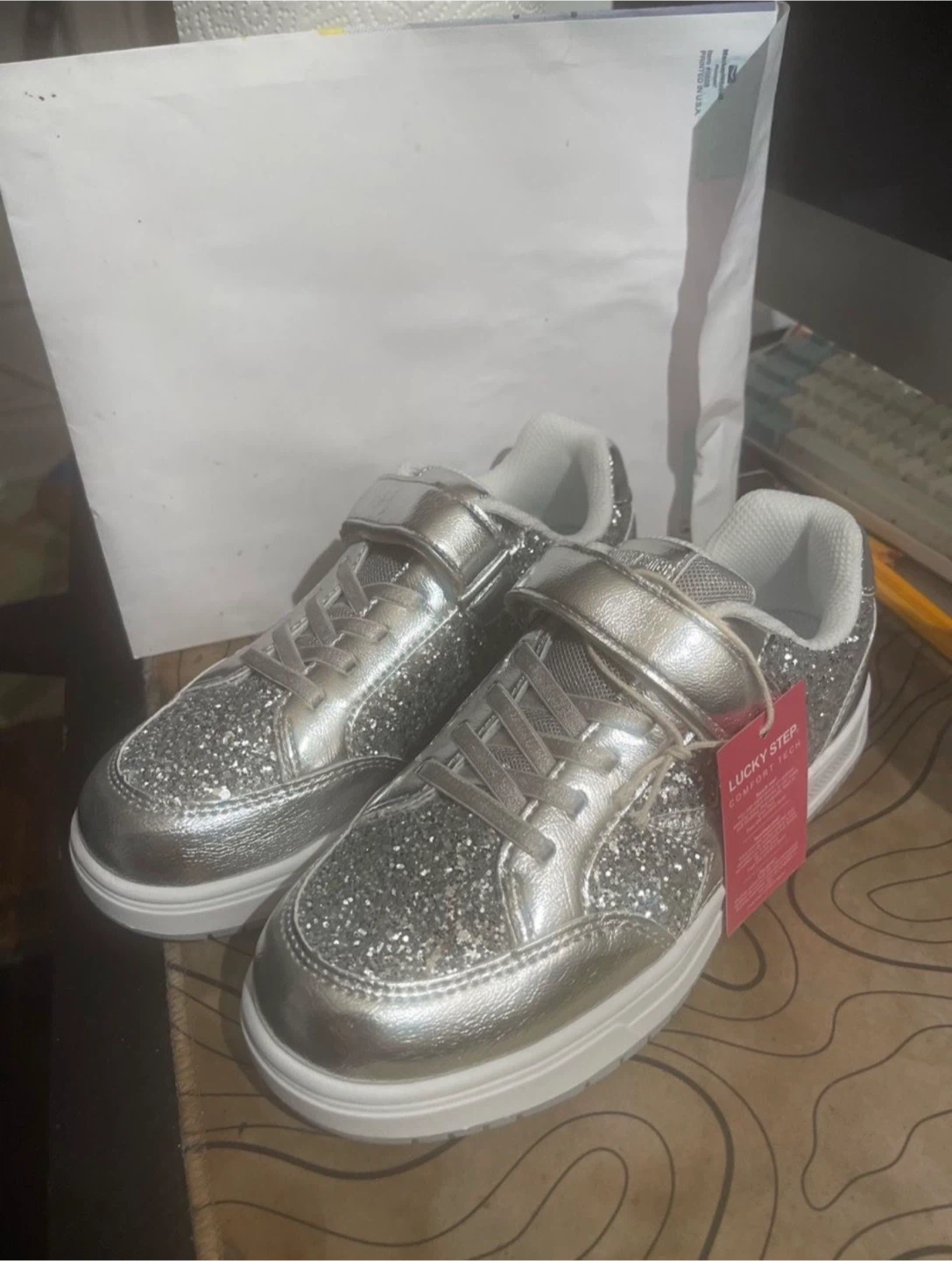 Lucky Step Girls Silver Glitter Sneakers Size 4 Big Kid NEW
