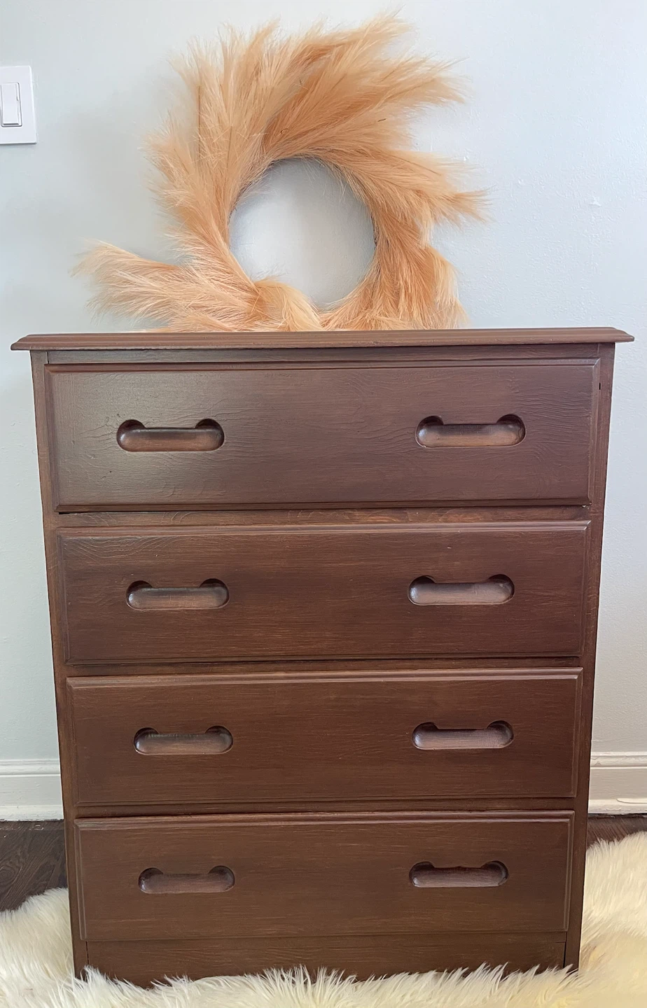 Beautiful 4 drawers wooden dresser-Dark Walnut