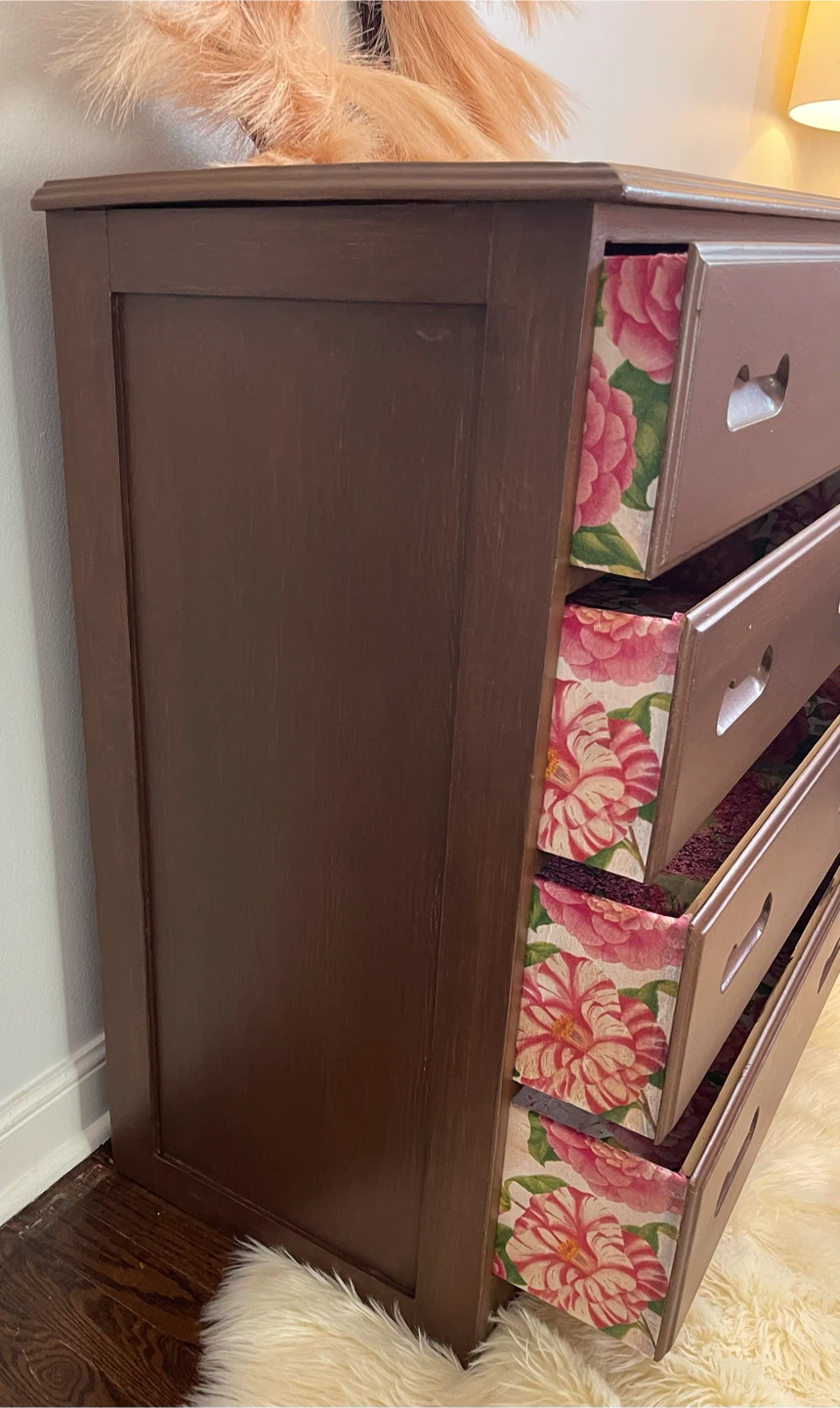 Beautiful 4 drawers wooden dresser-Dark Walnut - photo 2