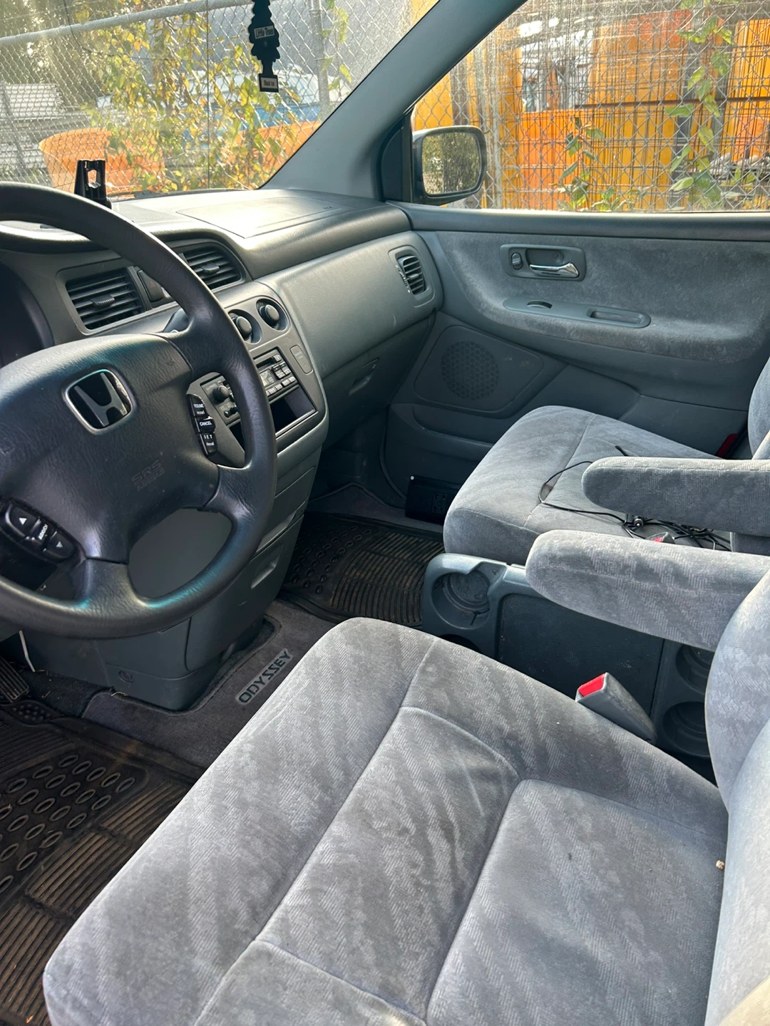 Honda Odyssey Minivan - photo 2