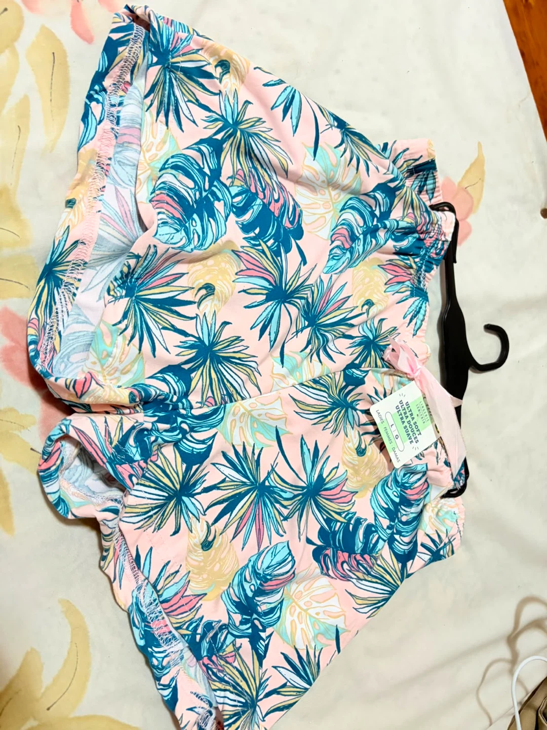 New with tags Women's Tropical Print Pajama Shorts - photo 2