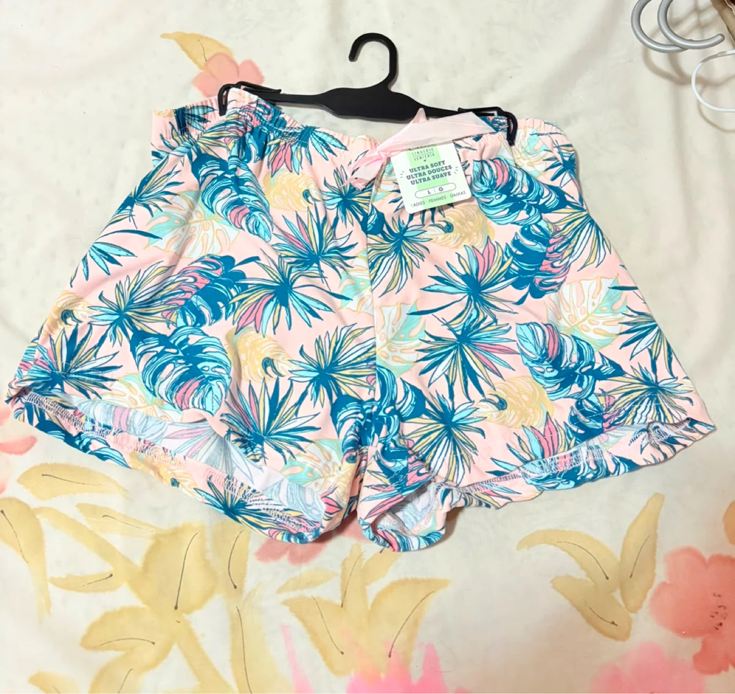 New with tags Women's Tropical Print Pajama Shorts