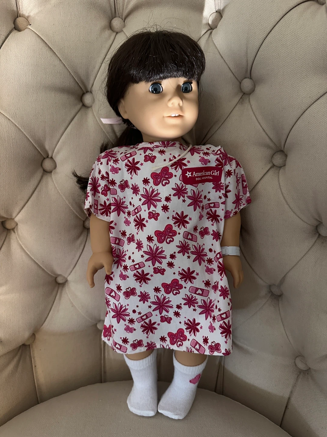 American Girl Doll with Hospital Gown - photo 2
