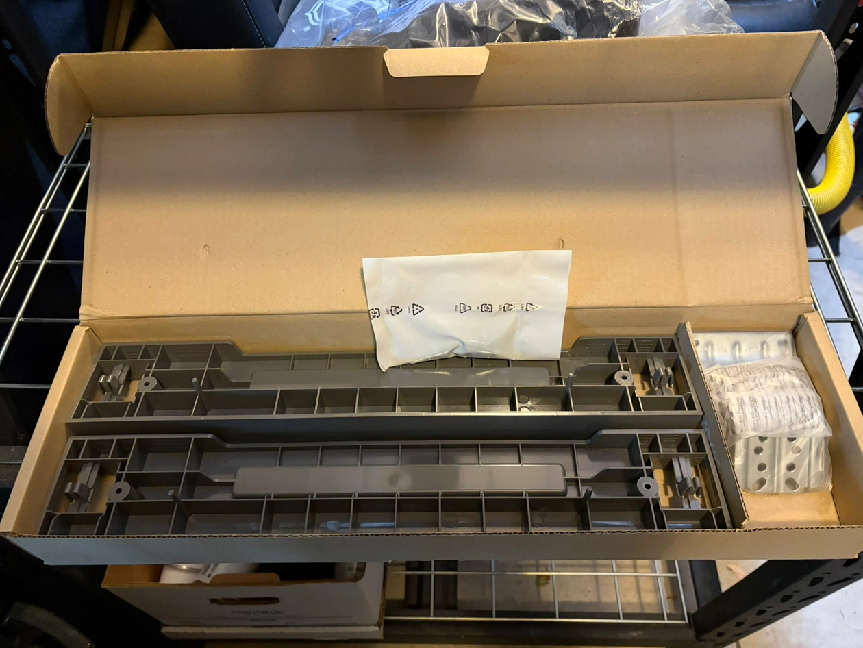 Samsung SKK-8K Laundry Stacking Kit - photo 3