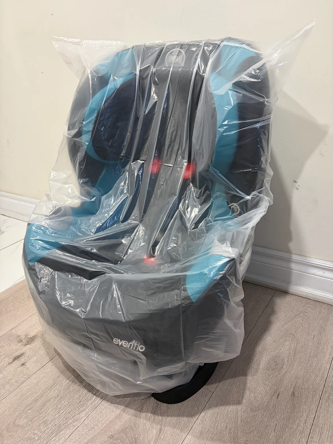 Good condition Evenflo Car safety Seat