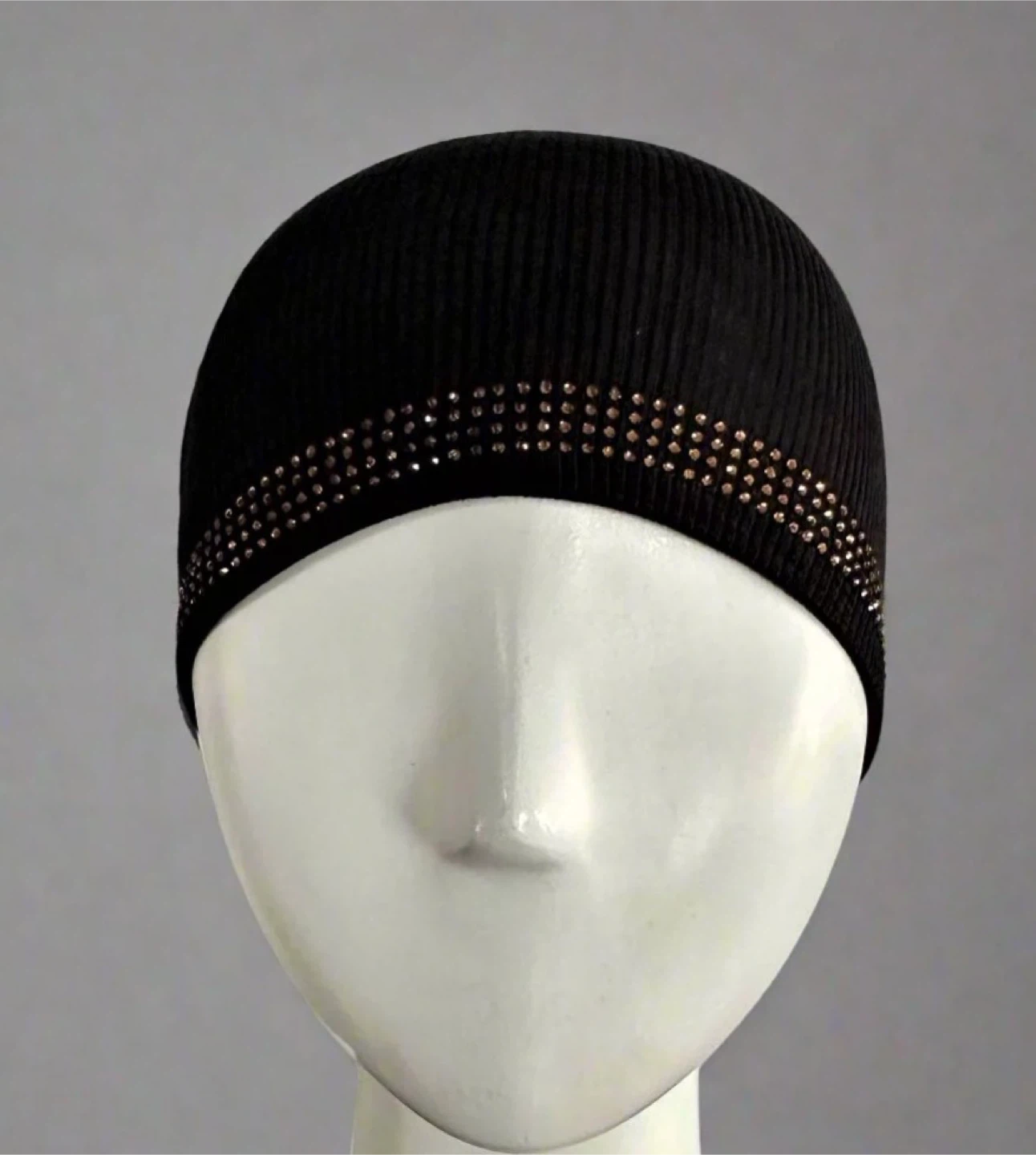 Black Ribbed Beanie with Rhinestones