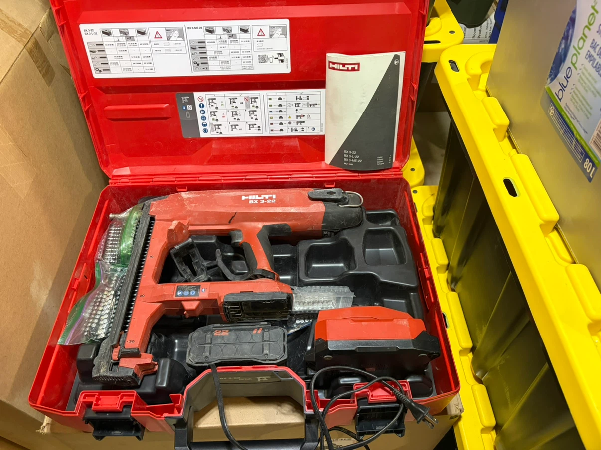Hilti BX 3-22 Cordless Concrete Nailer Set - photo 2