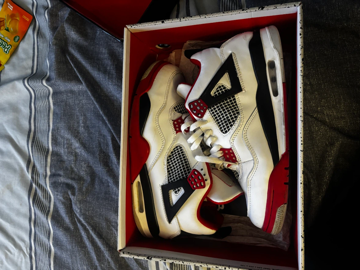 Nike Air Jordan 4 Retro Fire Red