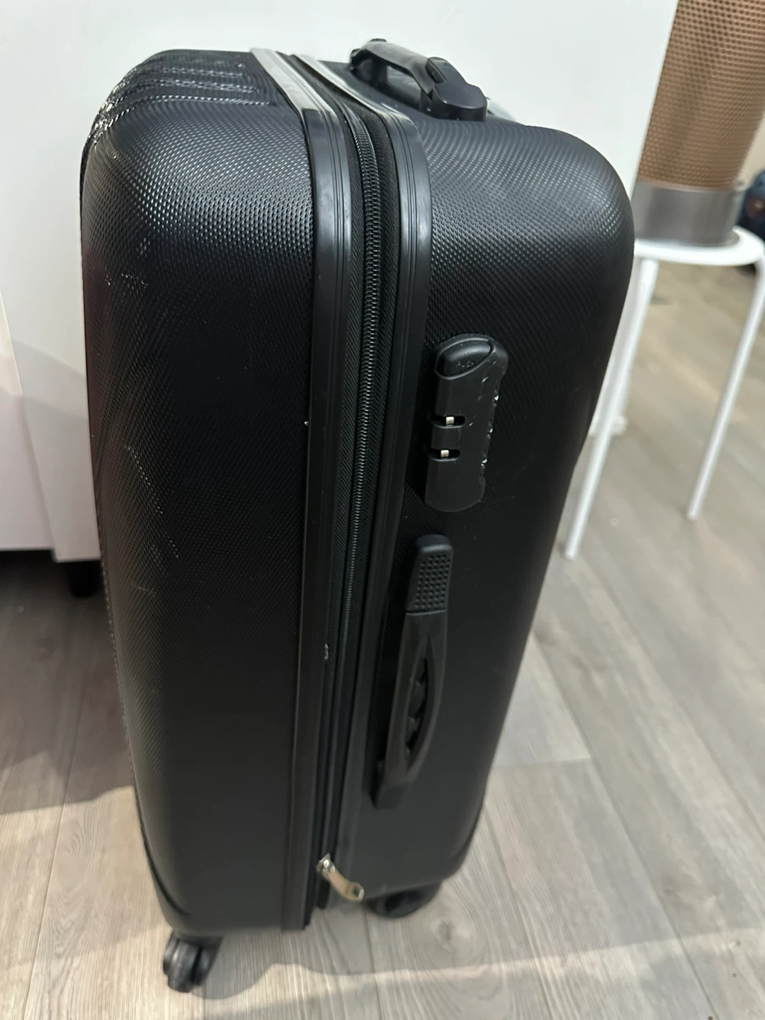 Medium Black Hardshell Spinner Luggage Suitcase (64x41x25 cm) - photo 5