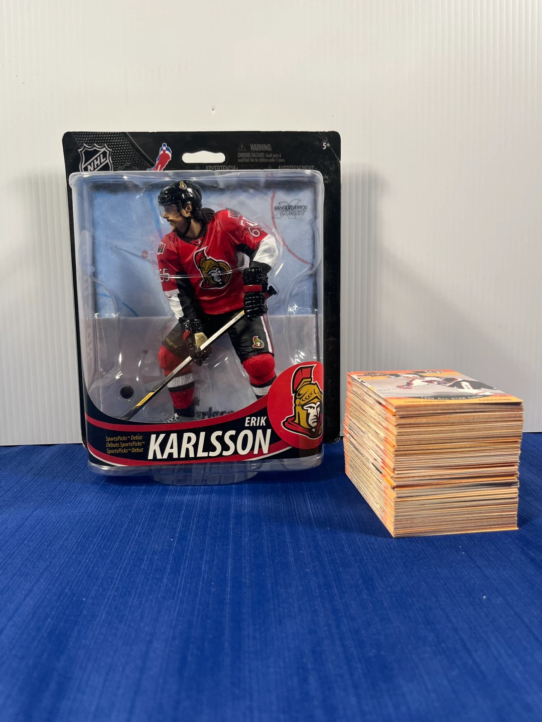 Sealed Erik Karlsson NHL Figure + 100 Vintage Cards Bulk Bonus