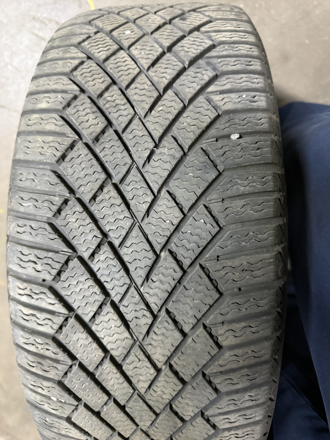 Continental VikingContact 7 Winter Tires for benz c 43 - photo 3