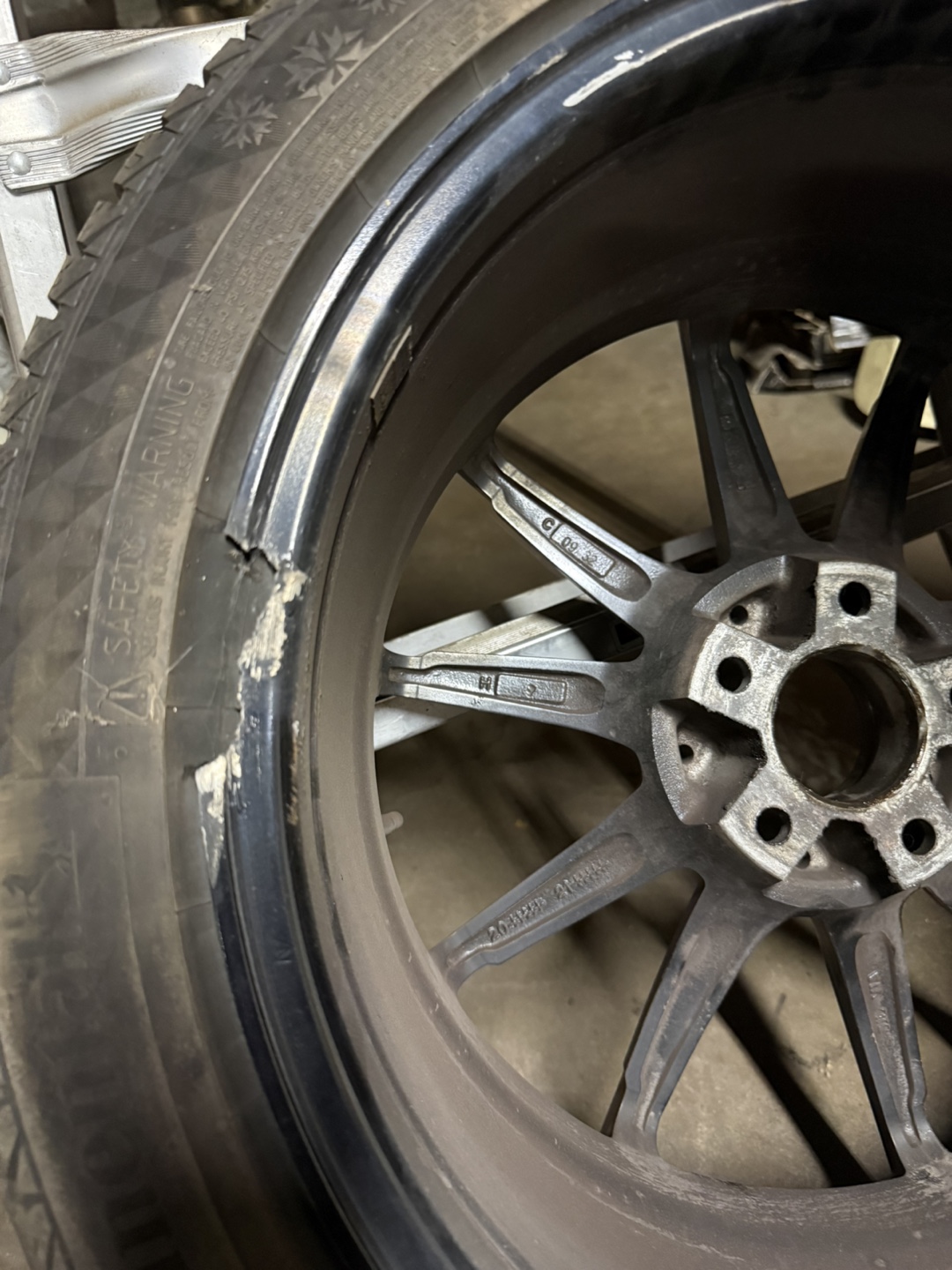 Continental VikingContact 7 Winter Tires for benz c 43 - photo 4