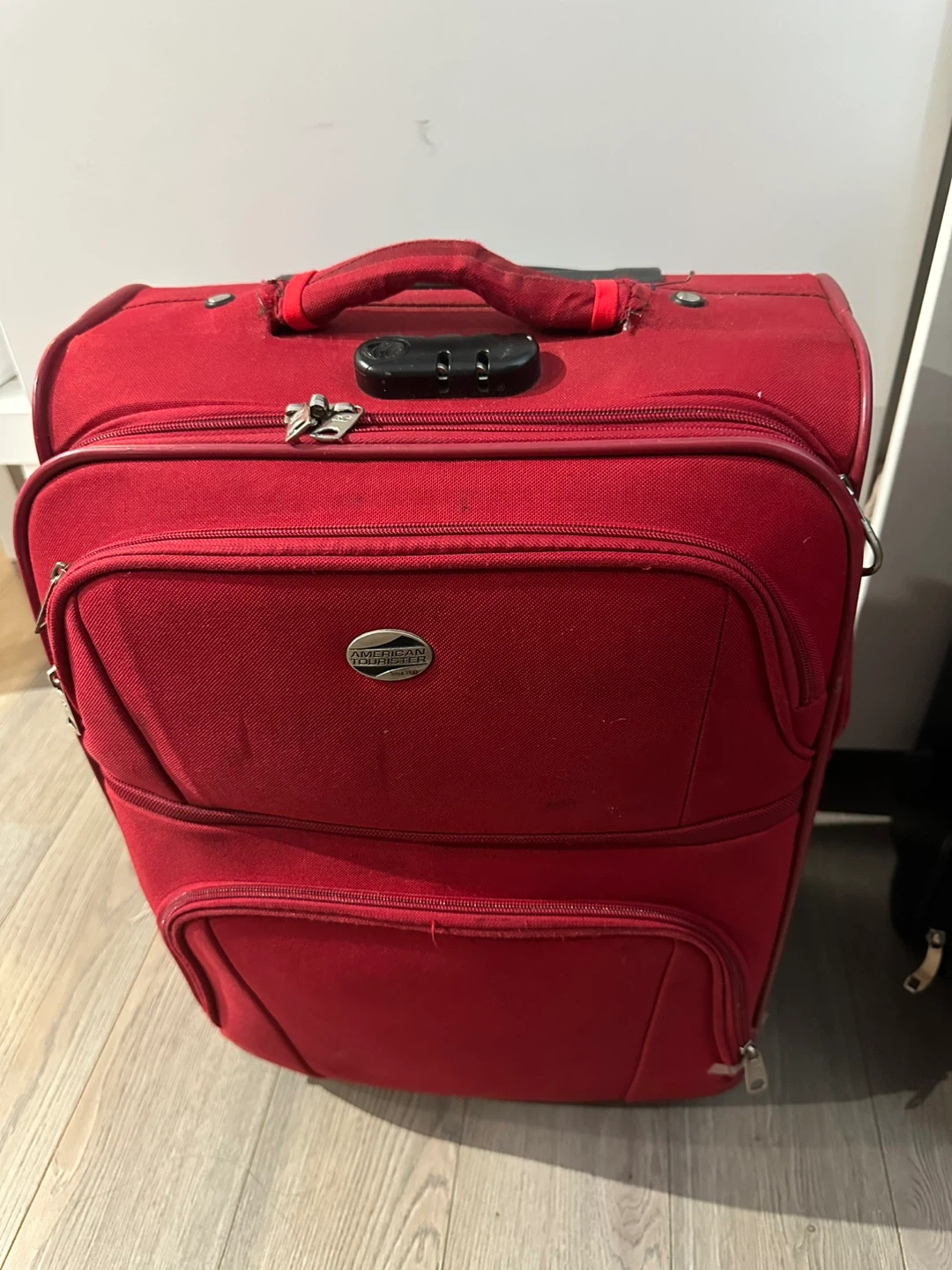 American Tourister Red Carry-On Luggage (51x37x25 cm)