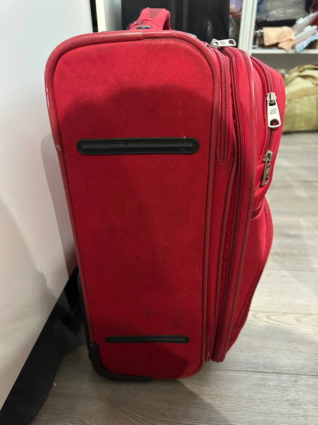 American Tourister Red Carry-On Luggage (51x37x25 cm) - photo 4