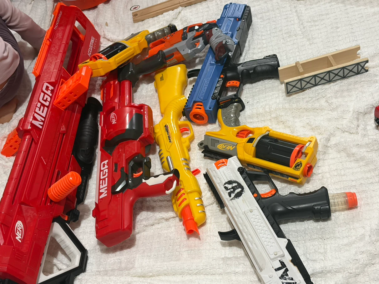 Set of 6 Nerf Toy Blasters