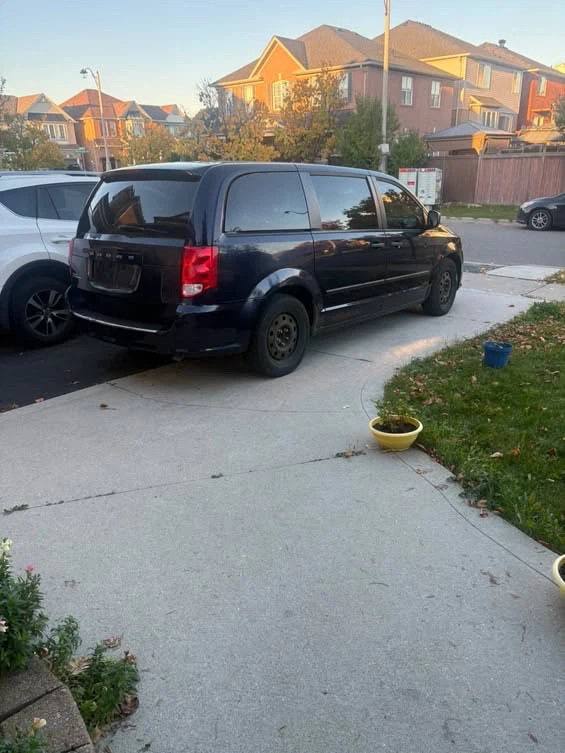 Dodge Grand Caravan Minivan - photo 3