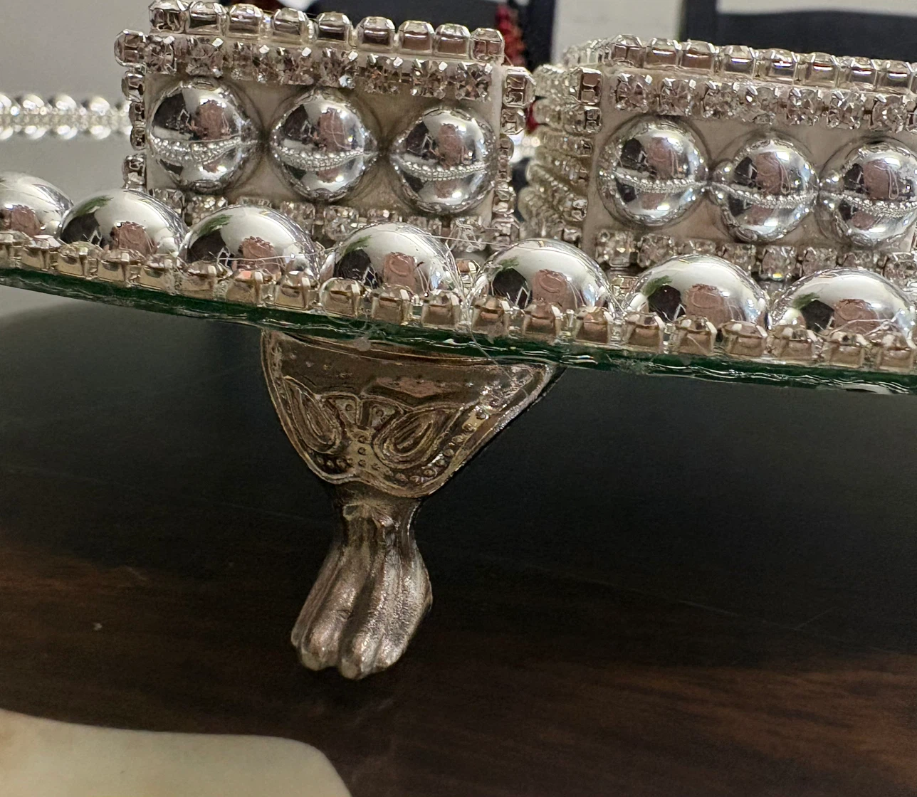 Round Mirror Tray with silver Pearls & silver rhinestone Border - photo 2