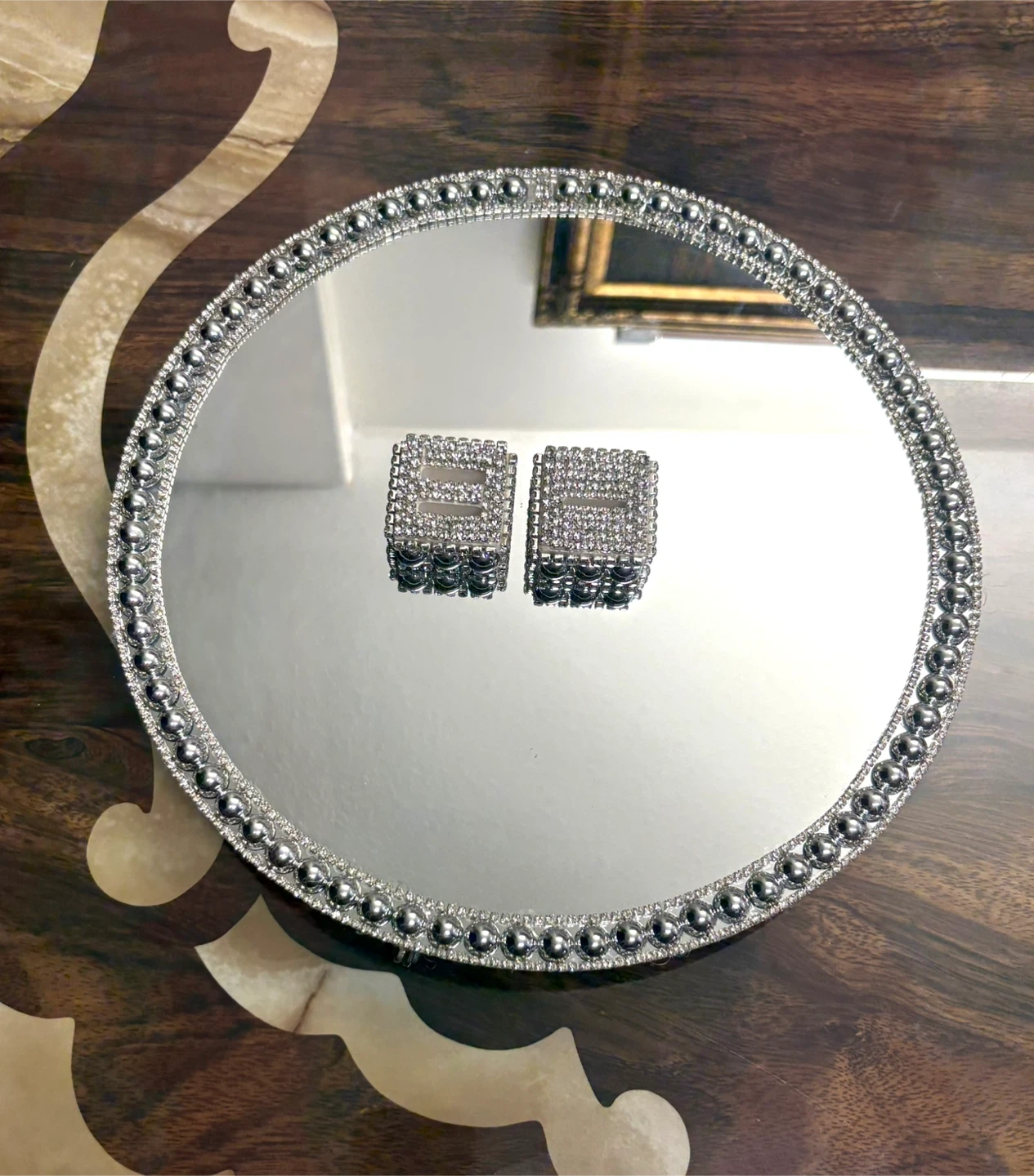 Round Mirror Tray with silver Pearls & silver rhinestone Border - photo 5