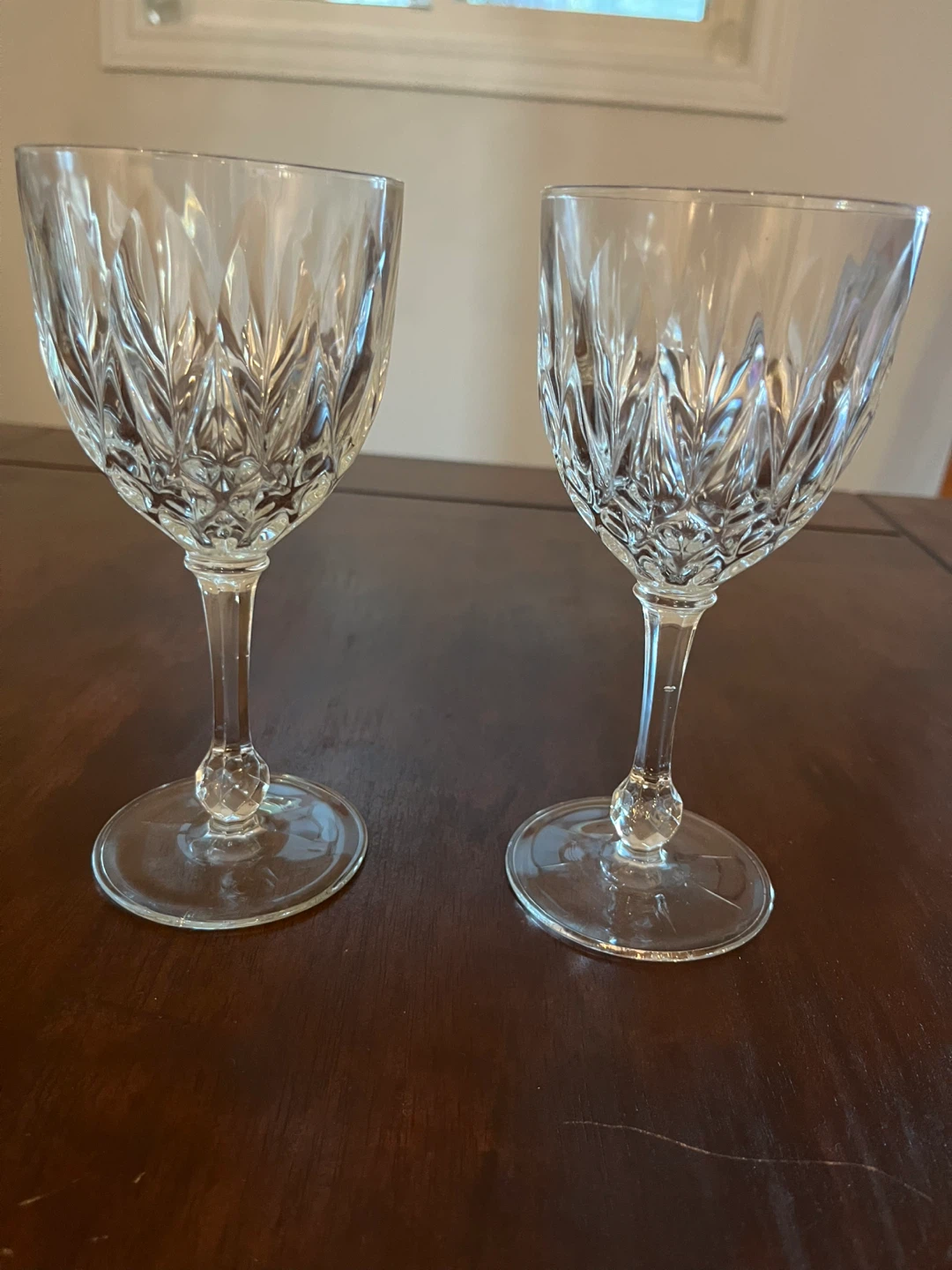 Set of 2 Crystal Wine Glasses