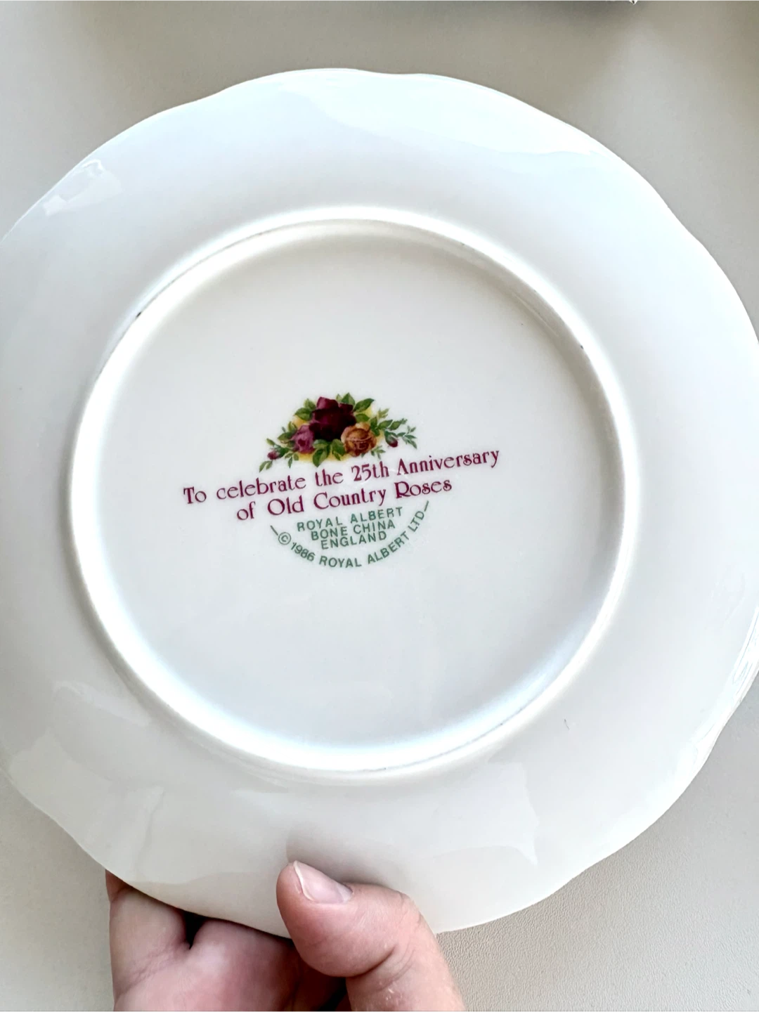 Royal Albert Old Country Roses 25th Anniversary Plate - photo 2