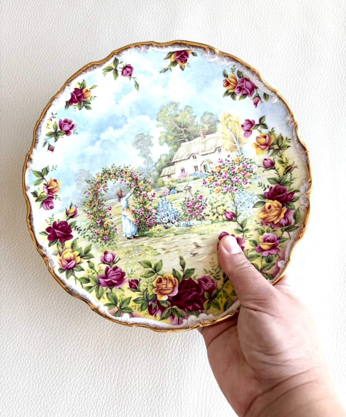 Royal Albert Old Country Roses 25th Anniversary Plate - photo 5