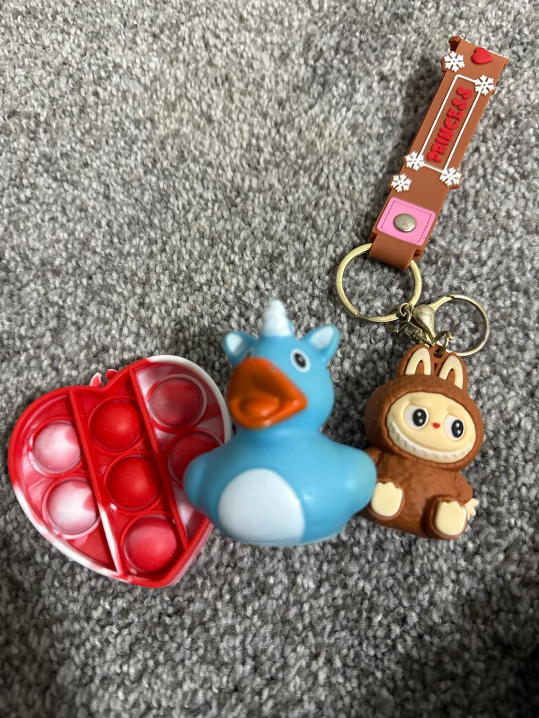 Set of 3 assorted kids fidgets and keychain