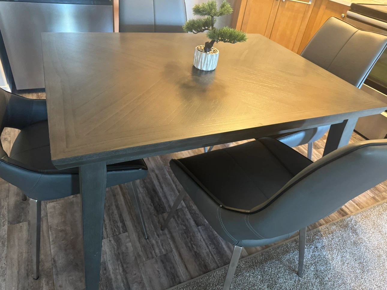 Kitchen table - photo 3