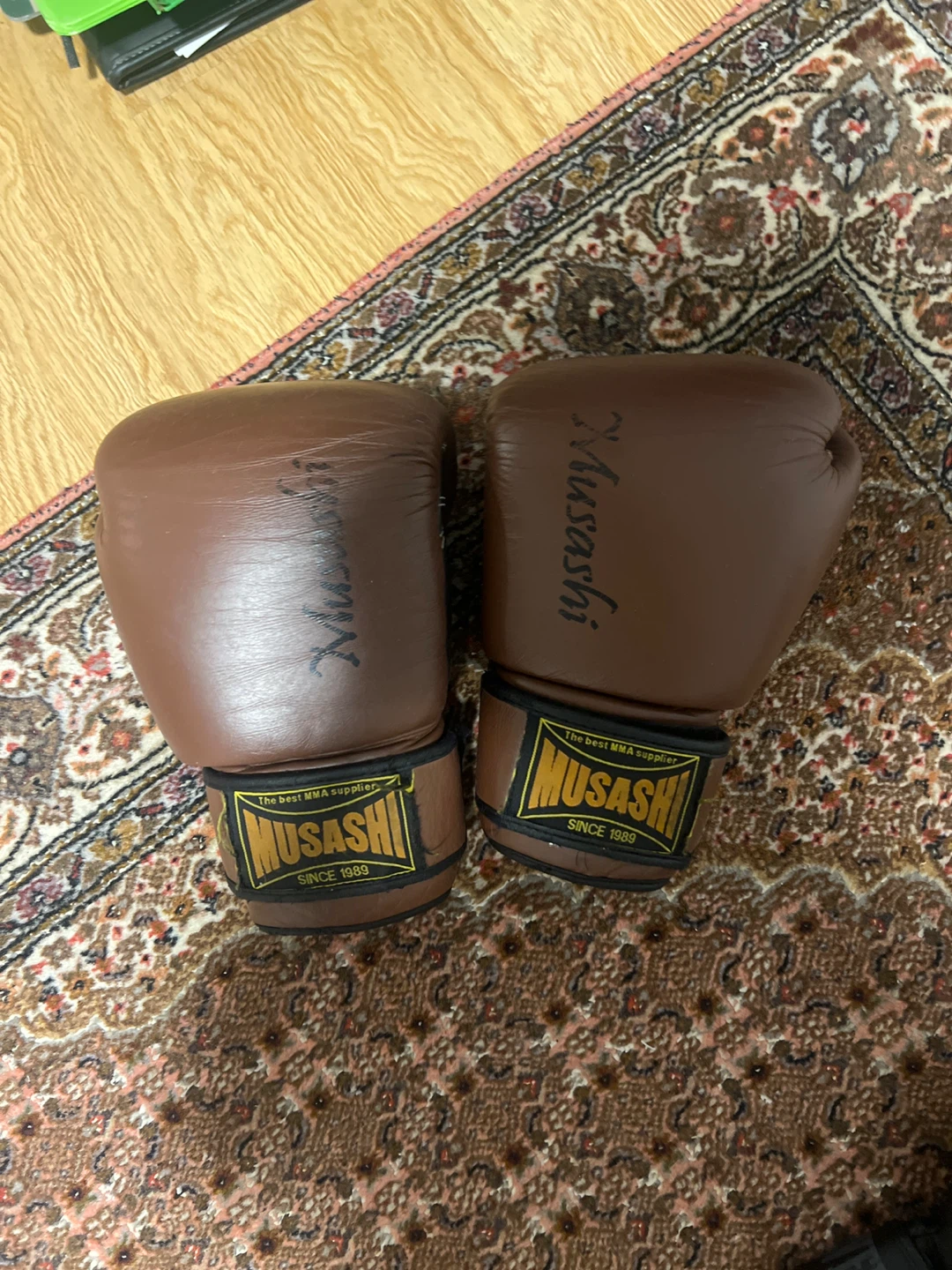 Everlast Prospect and Musashi Boxing Gloves - photo 2