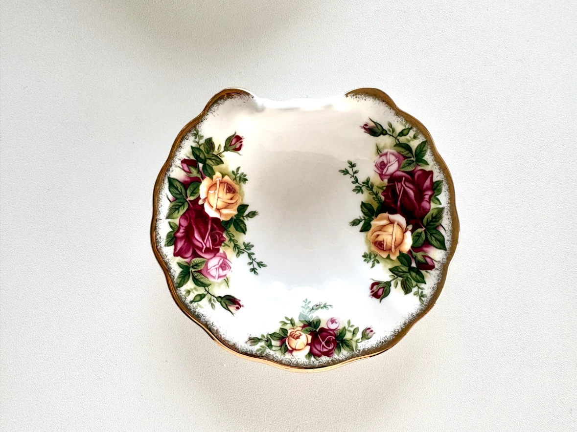 Royal Albert Bone China Shell Dish