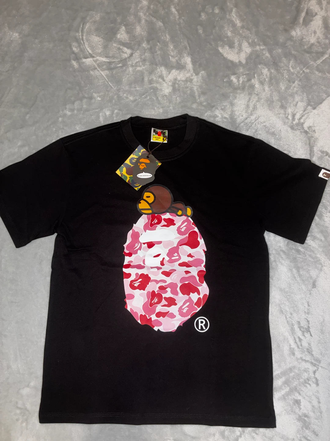 BAPE Graphic T-Shirt size (M)