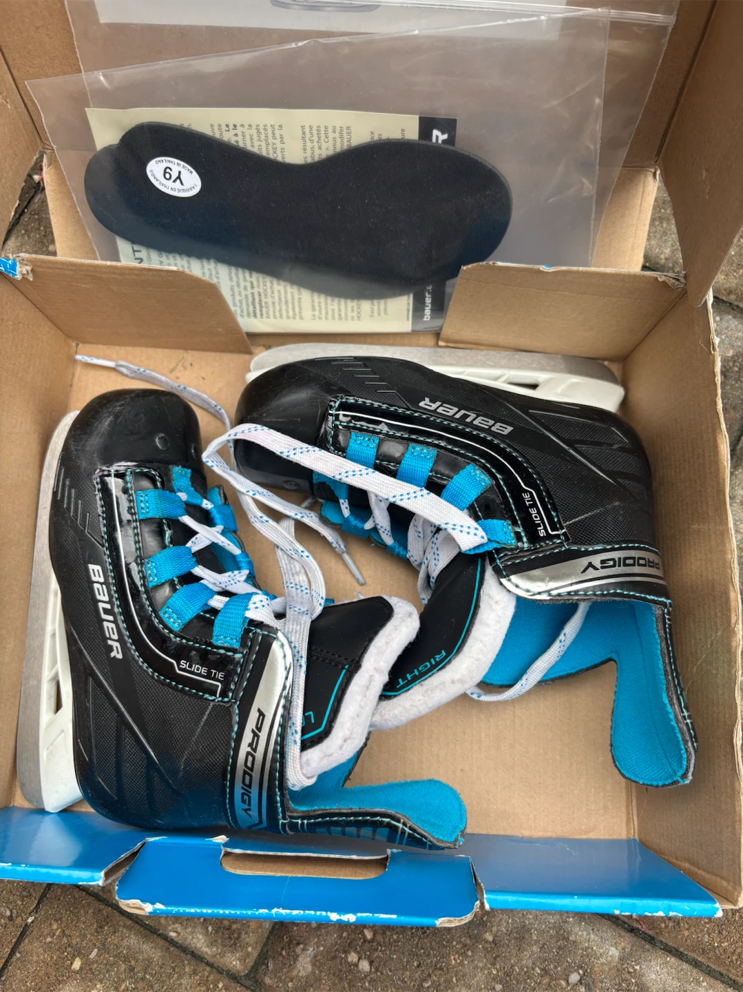 Bauer Prodigy Youth Hockey Skates YTH 8-9 - photo 2