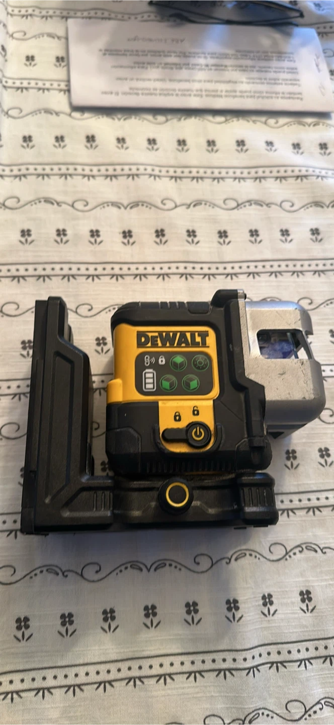 DeWalt DCLE14301G 3-Plane Rechargeable Laser - photo 4