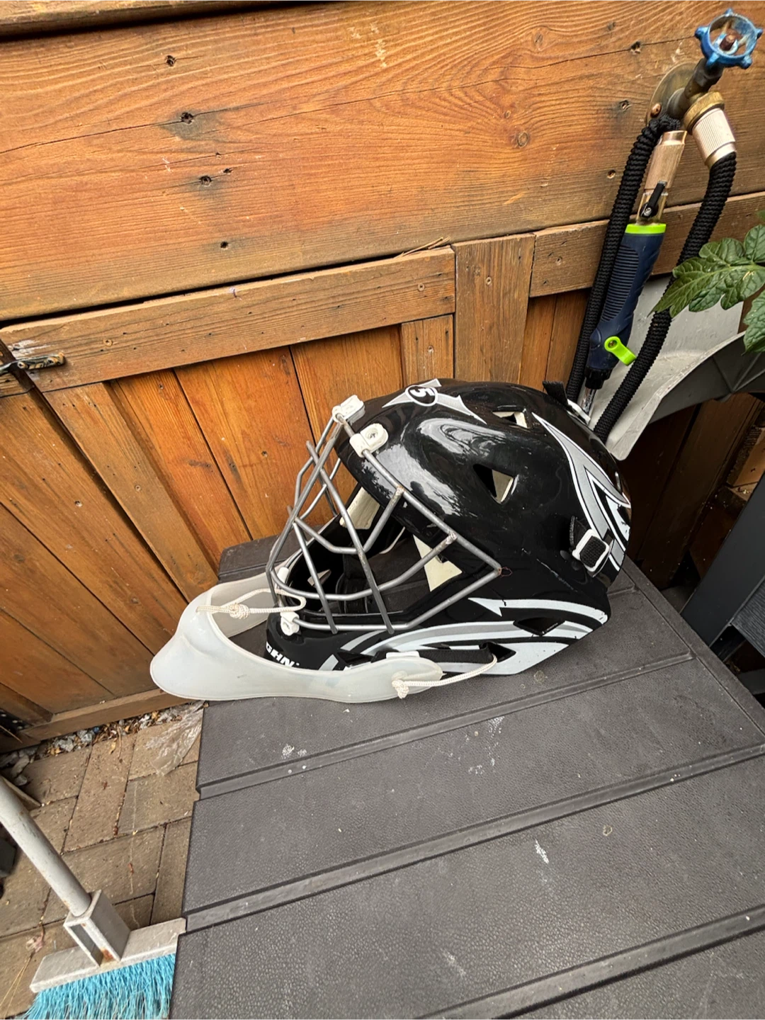 Vaughn Goalie Mask - photo 3