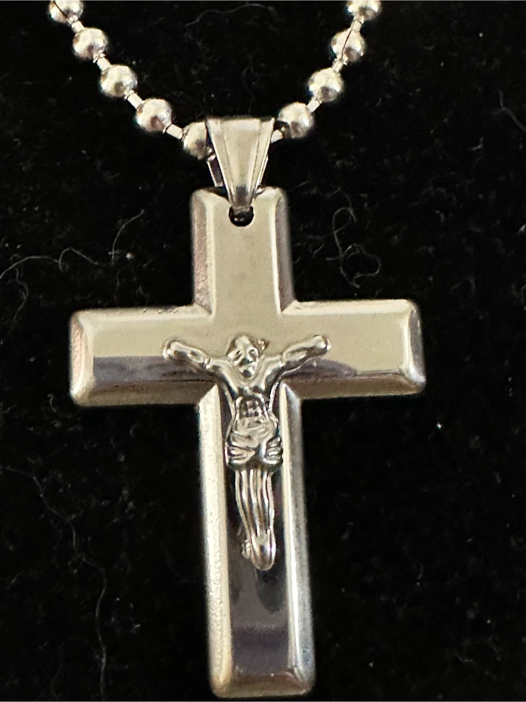 Silver-Tone Crucifix Pendant Necklace - photo 2