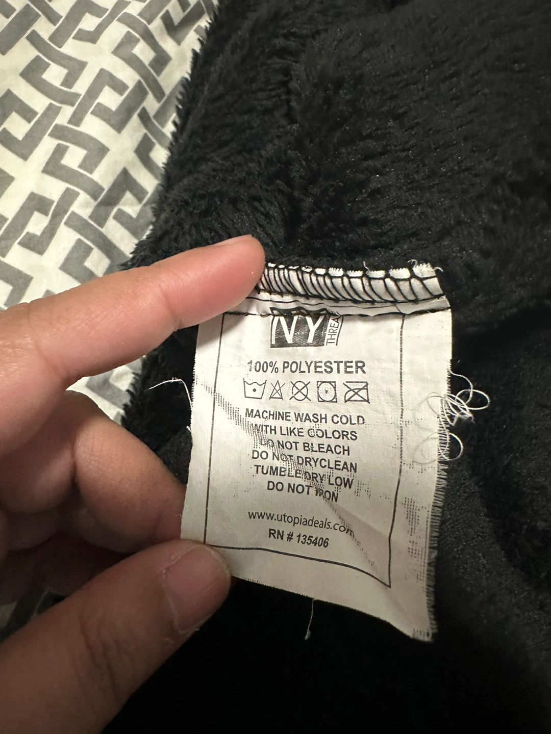NY Threads Men's Black Plush Fleece Robe (Size S/M) - photo 3