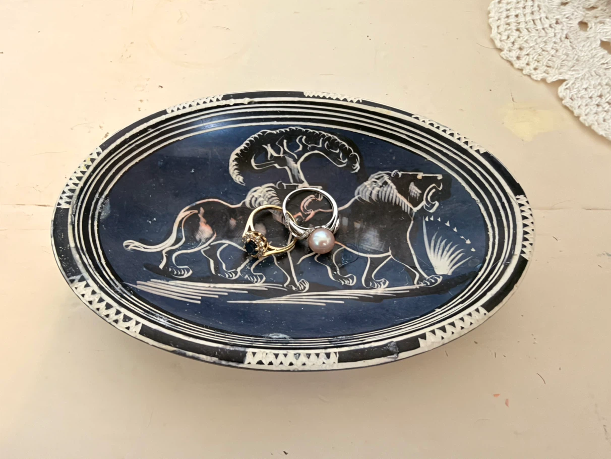 $5 for both! Set of Two Hand-Carved African Soapstone Bowls - photo 4