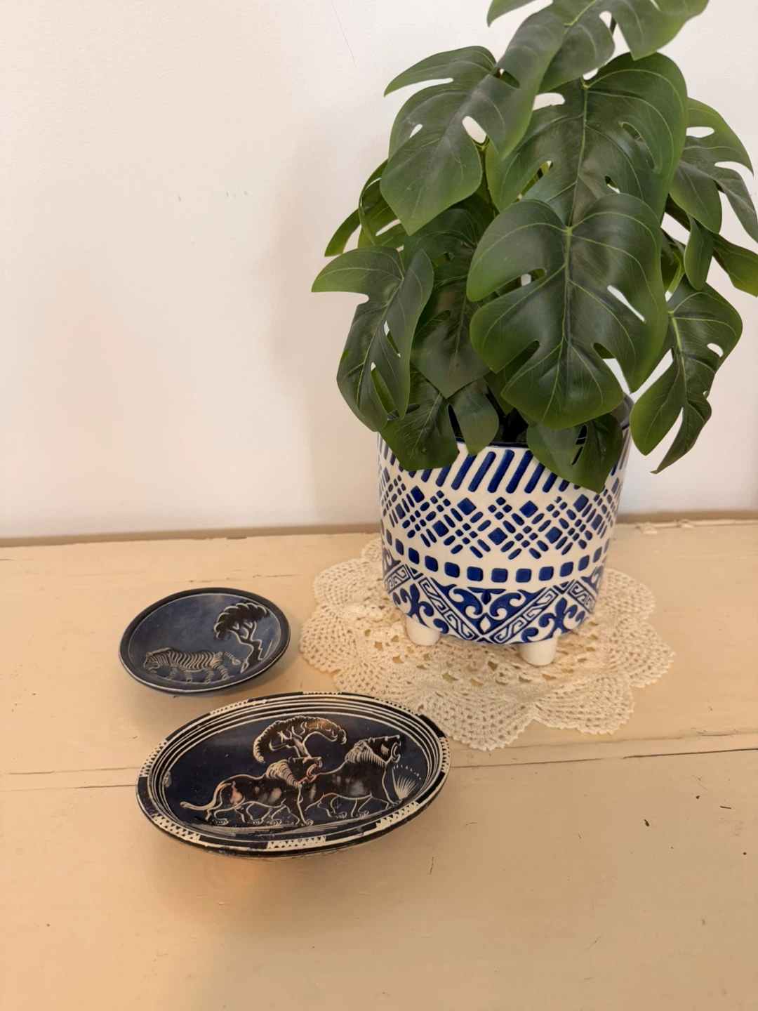 $5 for both! Set of Two Hand-Carved African Soapstone Bowls - photo 5