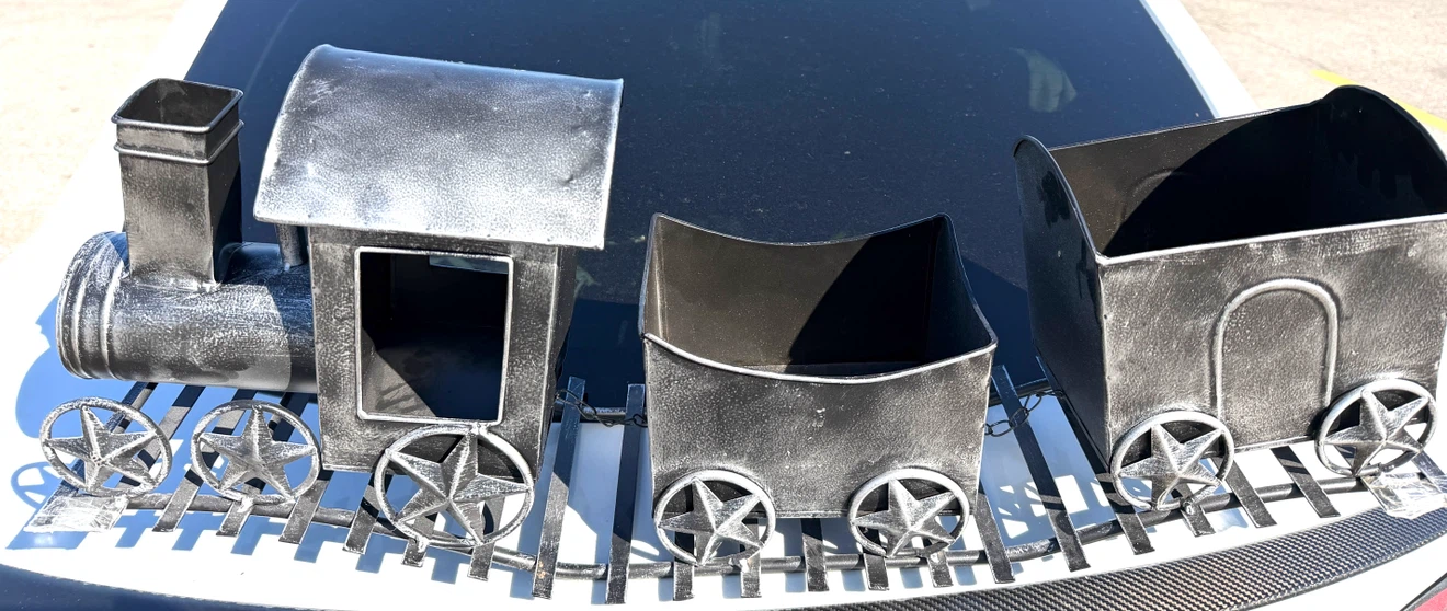 Metal Train Planter Set - photo 2