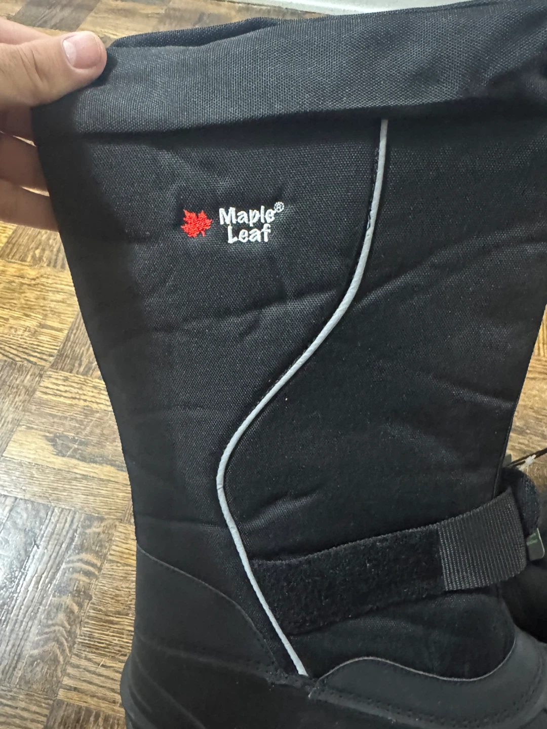 Maple Leaf Winter Boots - photo 4