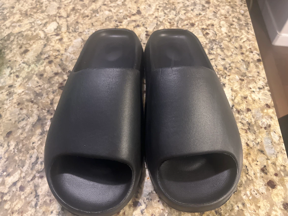 Yeezy slides black size 9.5 -11.5 - photo 3