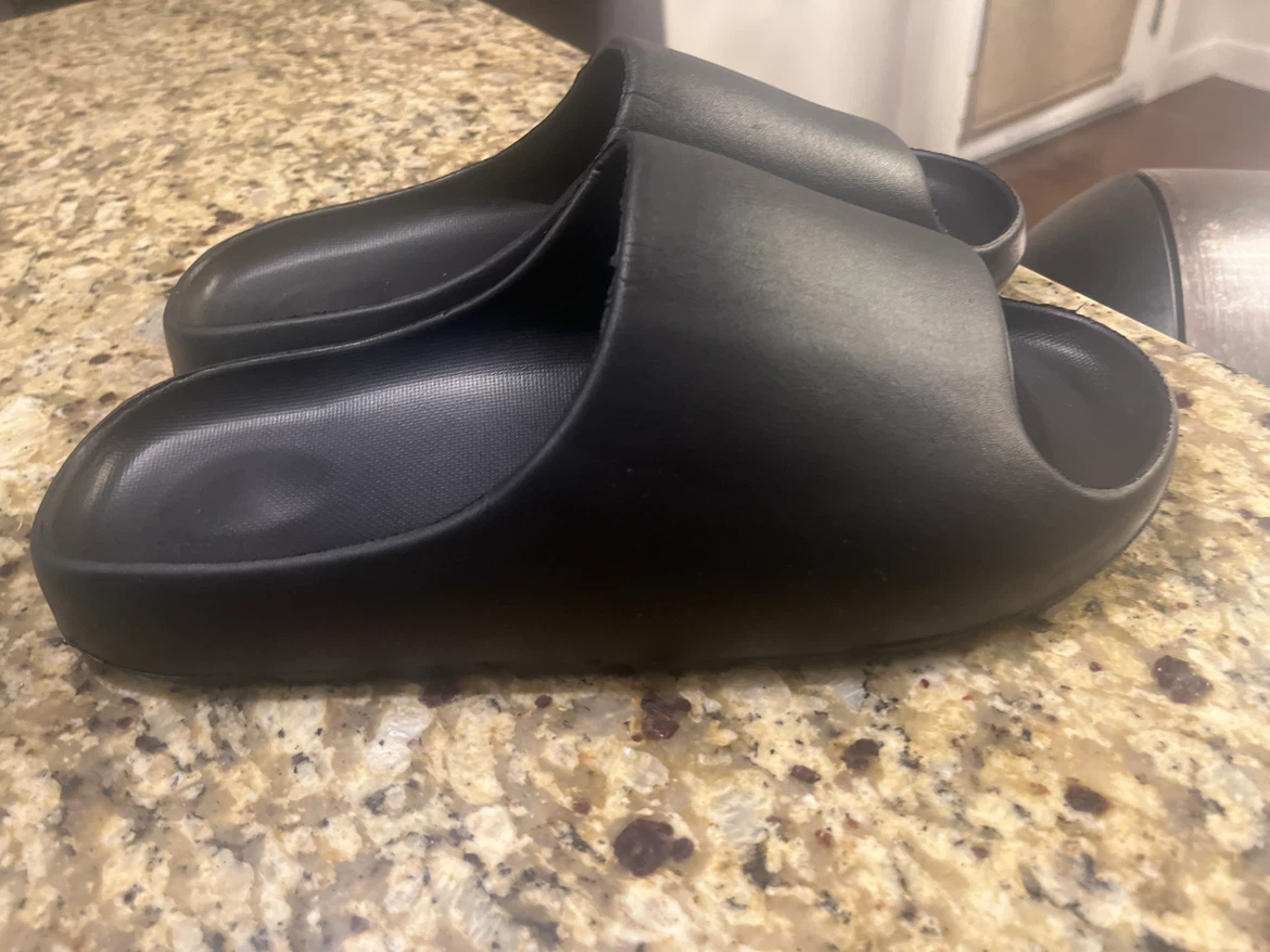 Yeezy slides black size 9.5 -11.5 - photo 4