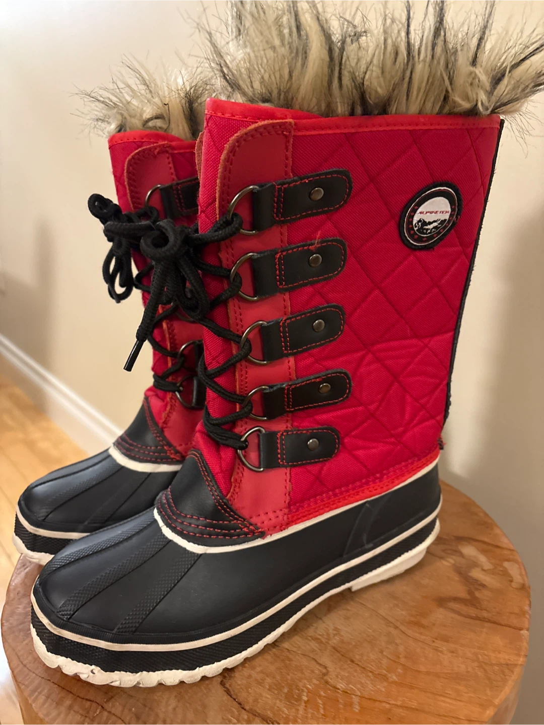 Alpine Red Winter Boots Size 6 - photo 2