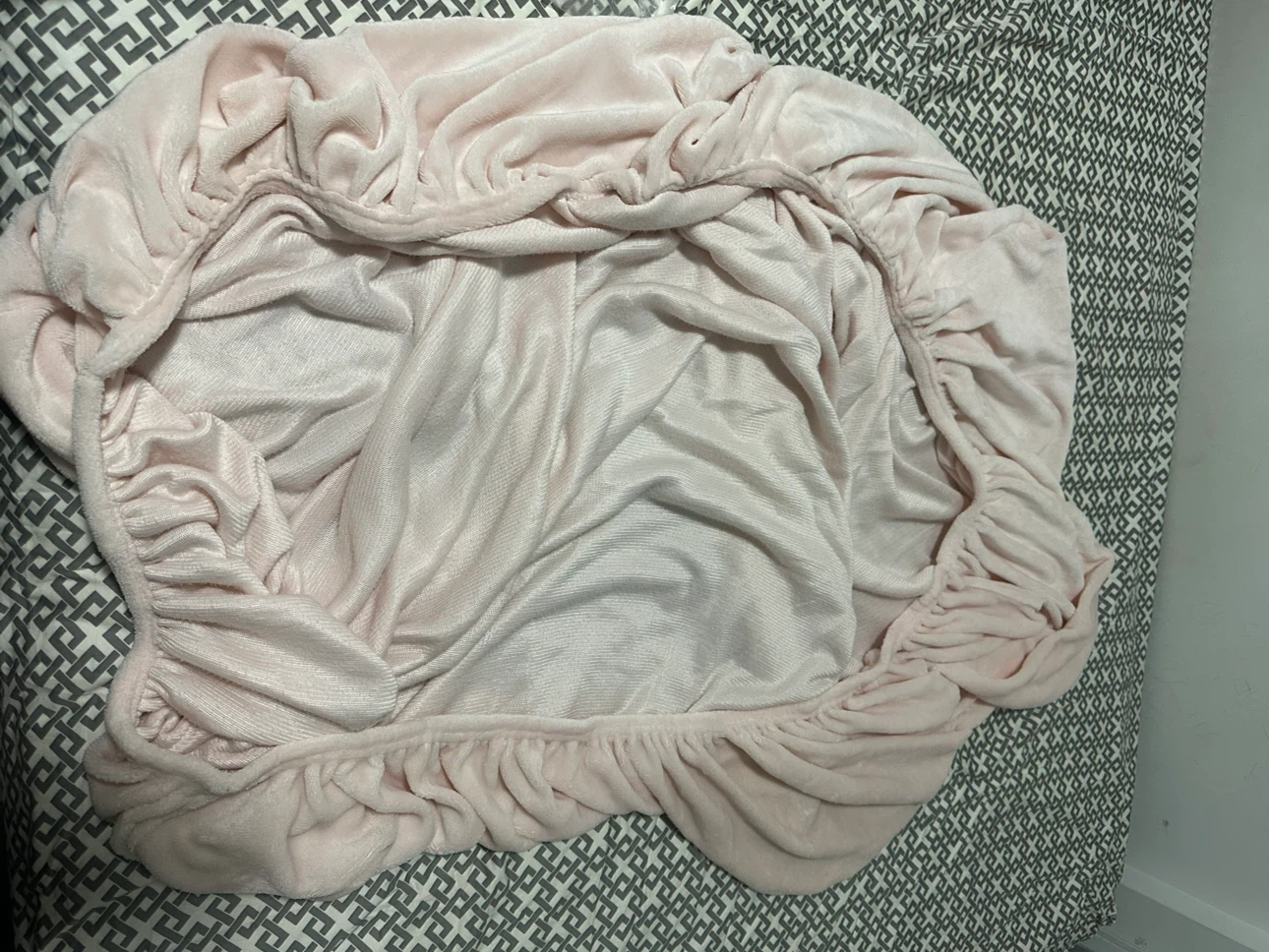 Twin Size Rose Blush Plush Fleece Fitted Sheet (Swift Home) - photo 3