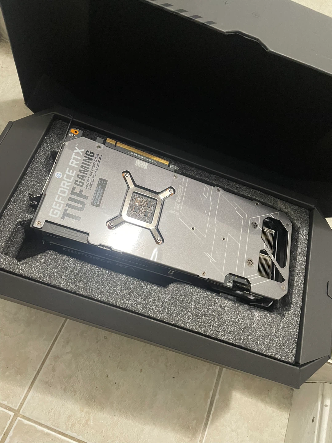ASUS TUF GeForce RTX  4090 OC  Edition - photo 3